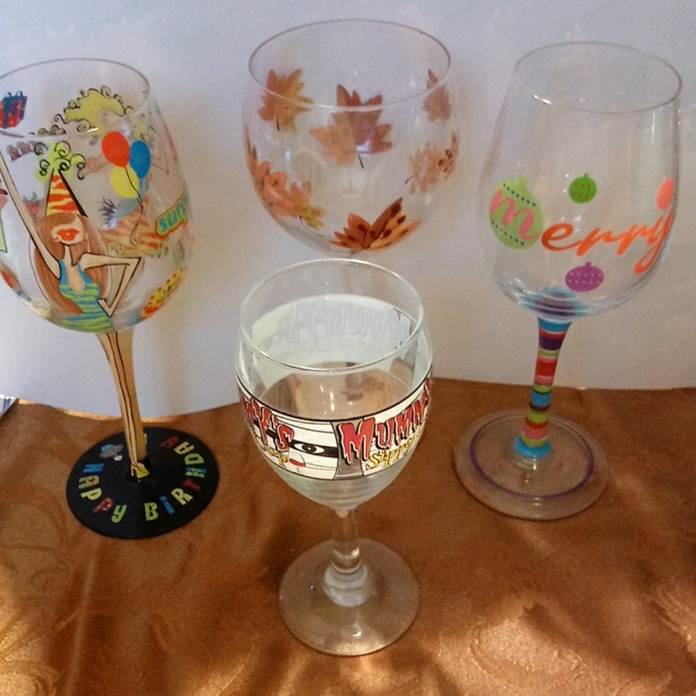 4 ASSORTMENT🔴 OF WINE GLASSES💋5/$25